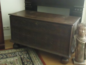 mid-18th century Dutch blanket chest at Adventures in Expat Land